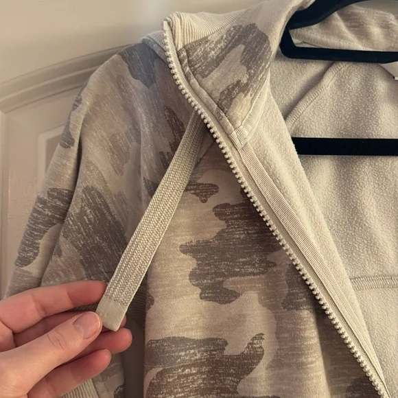 Athleta Camo Hooded Zip Up - Picture 9 of 11